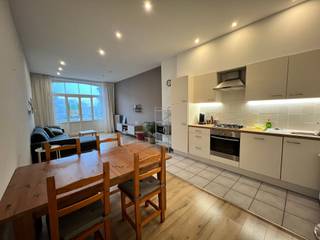 In het centrum Blankenberge, vindt men deze ruime, instapklare gezinswoning terug.De woning is vlot bereikbaar via openbaar vervoer en nabij diverse...