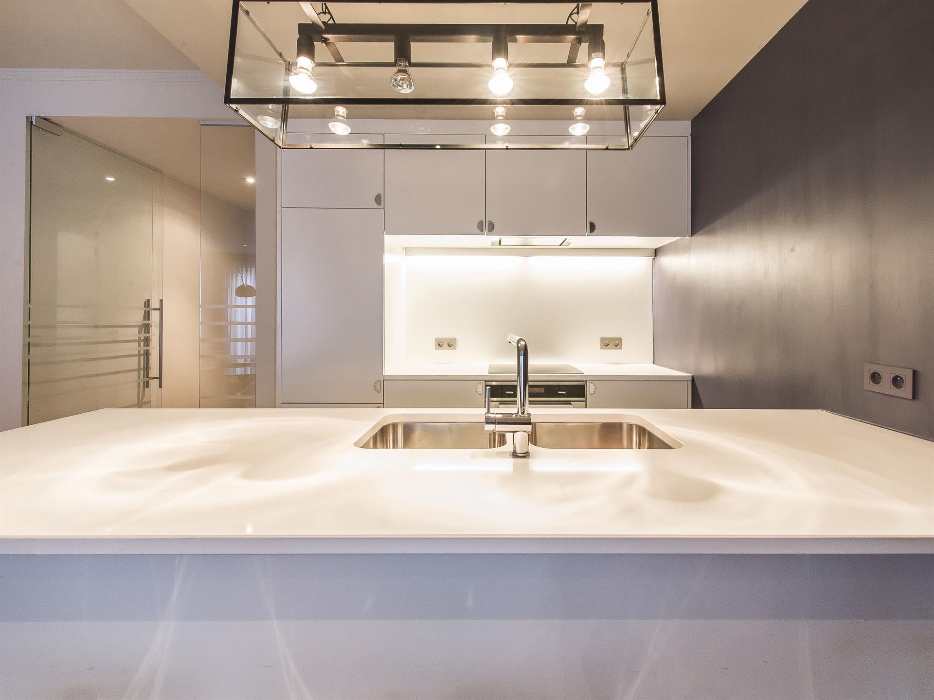 Apartment for sale in Ixelles with 3 bedrooms - photo 4