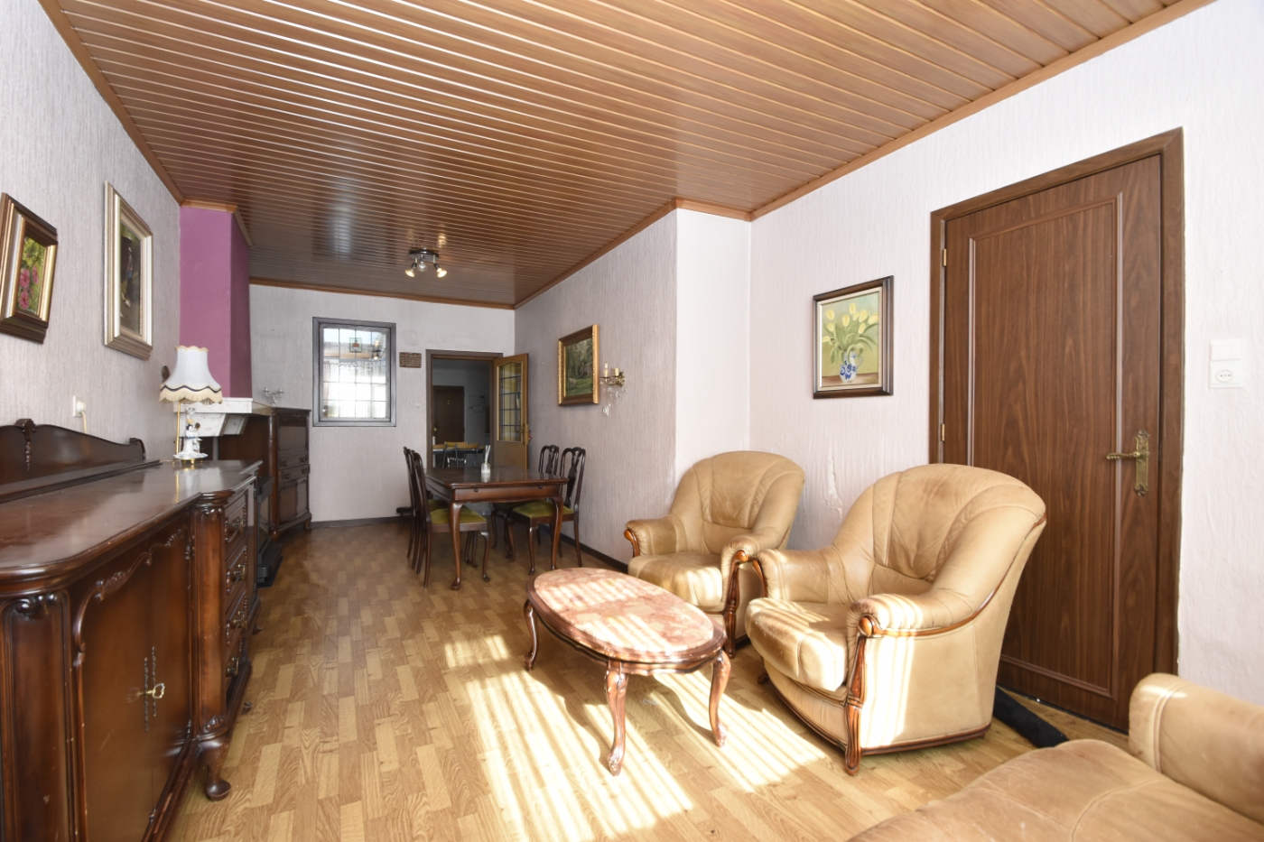 Te renoveren gezinswoning met grote tuin en achteruitweg in hartje Kruibeke - foto 2