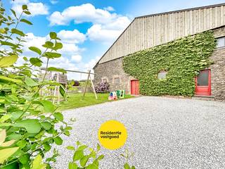 Welkom bij deze charmante hoeve in Odrimont, gelegen in een idyllisch stukje Ardennen waar rust en natuur de hoofdrol spelen. Omgeven door...