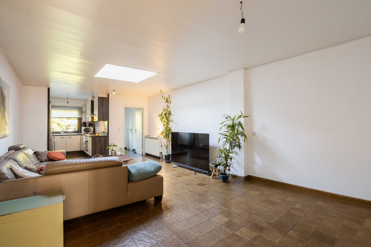 Rijwoning  met 4 slaapkamers en mooie tuin - foto 2