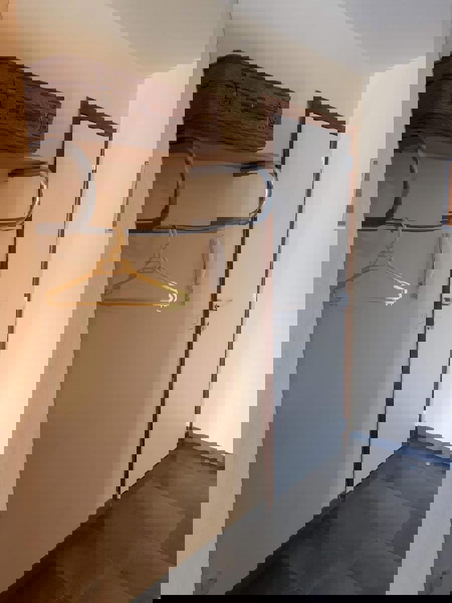 Gemeubelde studio op het gelijkvloers - foto 2