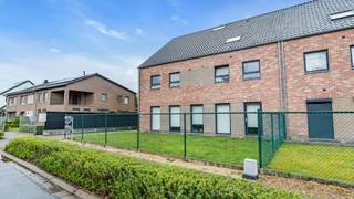 Welkom op de Socialestraat 8F2 te Genk.Bent u op zoek naar een energiezuinig instapklaar gelijkvloers appartement in Genk?Dan is dit appartement...