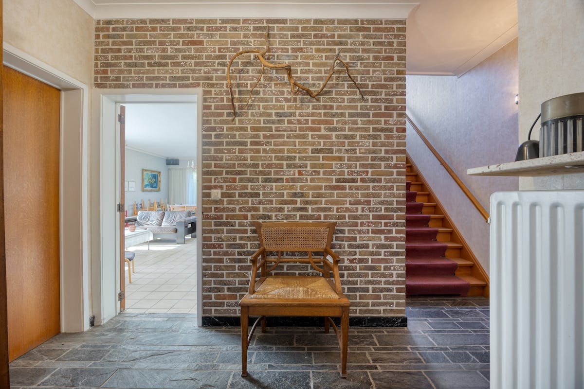 Ruime lichtrijke woning met zuidgerichte tuin en terras - foto 3