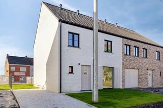 TE KOOP: Moderne nieuwbouwwoning met 3 slaapkamers in Geetbets!6% Verlaagd BTW-tarief mogelijk!Ontdek deze ruime en hedendaagse nieuwbouwwoning,...