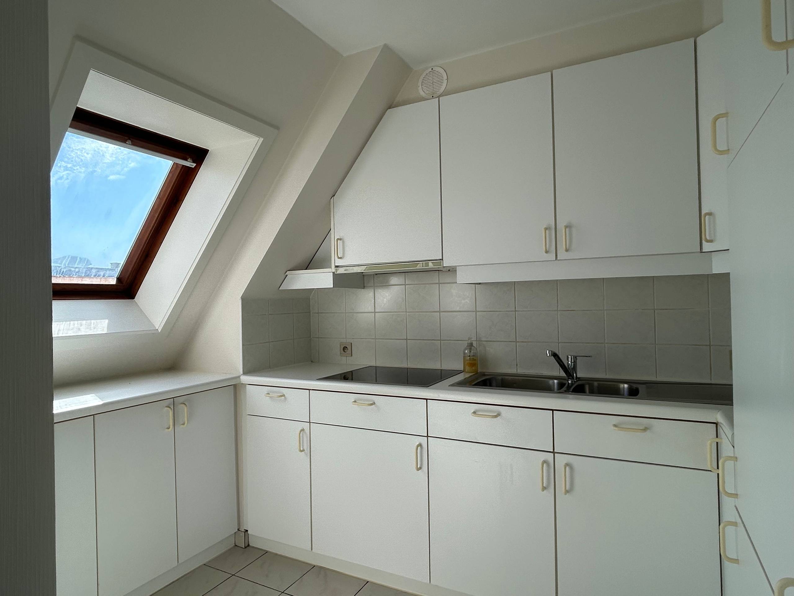 Verrassend ruim appartement met 2 slaapkamers in het centrum van Diksmuide - foto 5