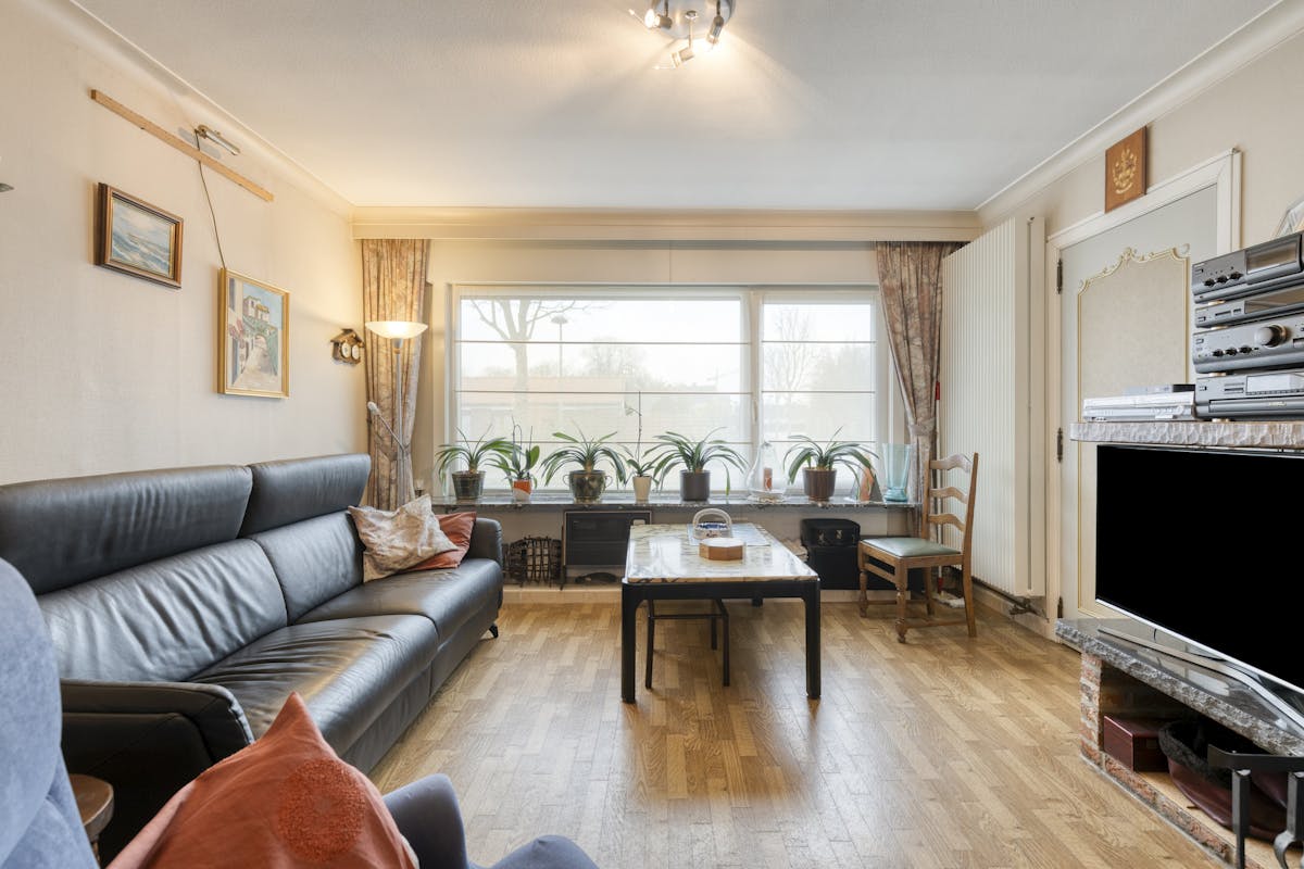 Ruime halfopen woning met 4 slaapkamers op 558m² te Veurne. - foto 2