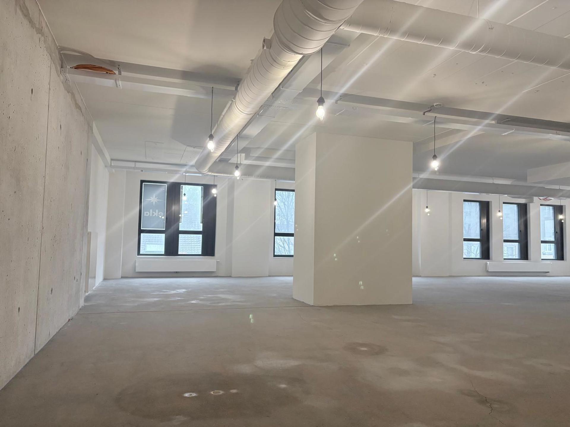 Commercial for sale in Molenbeek-Saint-Jean - photo 4