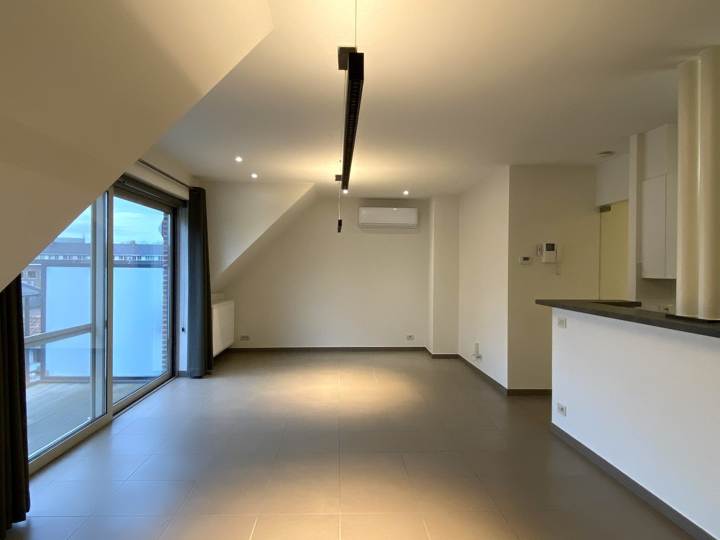 INSTAPKLAAR DAKAPPARTEMENT MET 2 SLPKS | TERRAS - foto 2