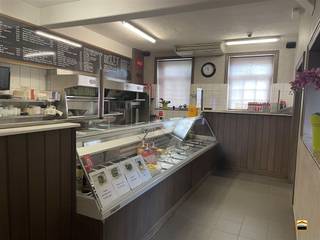 Frituur met woonst in authentieke hoeve in het centrum van BorgloonDeze hoeve, momenteel ingedeeld als enerzijds een handelspand, met name een...