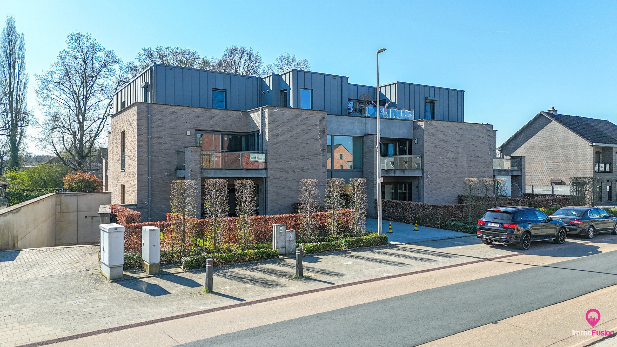 Gelijkvloers appartement me tuin en autostandplaats! - foto 2