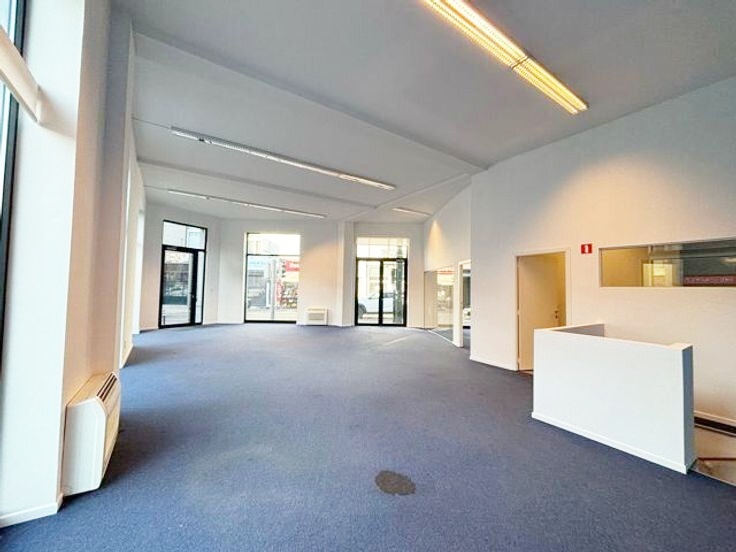 TOP GELEGEN COMMERCIEEL PAND HOEKLOCATIE - foto 3