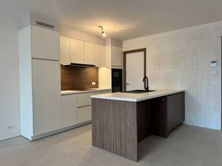 Nieuwbouwappartement met één slaapkamer, terras en ondergrondse autostaanplaats te koop in Zulte.Residentie Strohalm is een prestigieus...