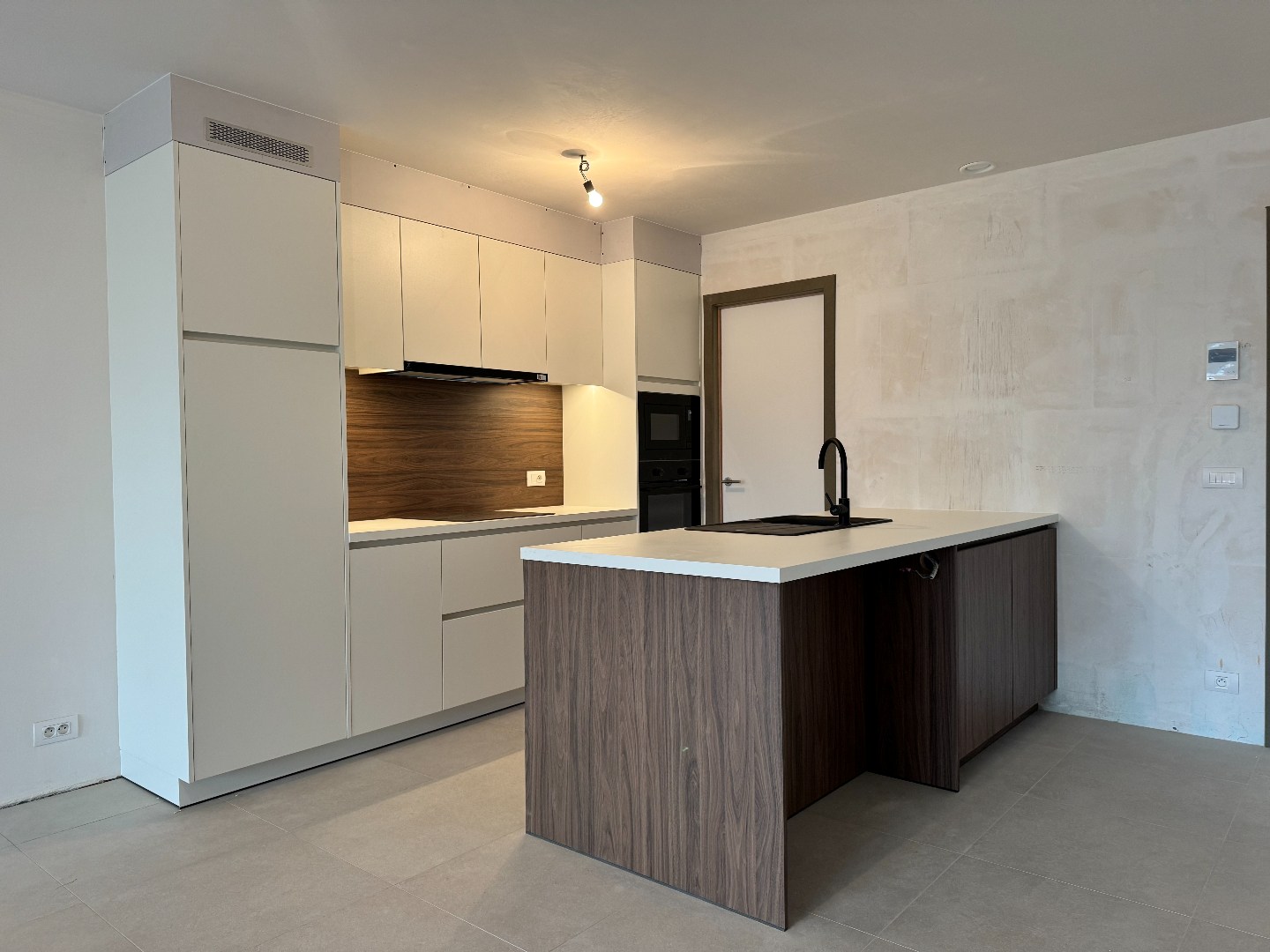 Nieuwbouwappartement met één slaapkamer, terras en ondergrondse autostaanplaats te koop in Zulte - foto 3