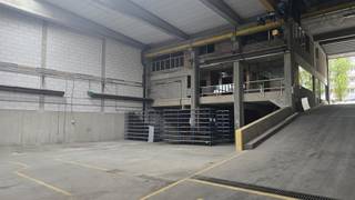 OPPORTUNITÉ UNIQUE : GRAND ATELIER/ENTREPÔT (1050 M²) AVEC ESPACE BUREAU (140 M²) À LAEKEN (MUTSAARD)  * Localisation : Proximité immédiate du Ring,...