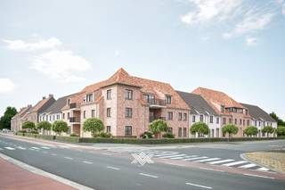 Dit tweeslaapkamerappartement met een oppervlakte van 114.49 m² is ingedeeld als volgt: een inkomhal met plaats voor een vestiairekast, een lichtrijke woonkamer bestaande uit een zithoek, eethoek met aansluitende de open keuken, een praktische berging, een afzonderlijk toilet, twee volwaardige slaapkamers en een badkamer voorzien van een inloopdouche, een ligbad en een enkele wastafel. Het terras van 10.60 m² is zuidwestelijk georiënteerd. <br /><br />Elke koper krijgt bovendien de mogelijkheid om zijn of haar woning of appartement volledig naar eigen smaak af te werken. Dankzij het ruime afwerkingsbudget voor keuken, vloerbekleding en sanitair, inbegrepen in de aankoopprijs, creëert u een woonst die volledig aansluit bij uw persoonlijke stijl en noden.<br /><br />Residentie D'Hulhaege wordt het nieuwe referentiepunt bij het binnenrijden van Deinze vanuit de richting van Drongen. Gelegen op wandelafstand van het centrum, maar toch rustig buiten de drukte, realiseren Bostoen en Ipes dit eigentijdse nieuwbouwproject. De ligging biedt vele troeven: een vlotte bereikbaarheid, alle voorzieningen binnen handbereik en een uitgebreid aanbod aan openbaar vervoer.<br /><br />Verlaagd BTW-tarief van 6% mogelijk op de volledige constructiewaarde, nu ook voor investeerders mits min. 15 jaar verhuur.<br /><br />Benieuwd naar het nieuwbouwproject D'Hulhaege? Wij ontvangen je graag voor een persoonlijke en vrijblijvende kennismaking.