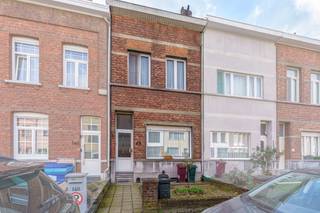 Interesse of vragen? Contacteer Dimitry via dimitry@copandi.be of 0493 37 27 43.Op een boogscheut van Schoten centrum situeert zich deze ruime...