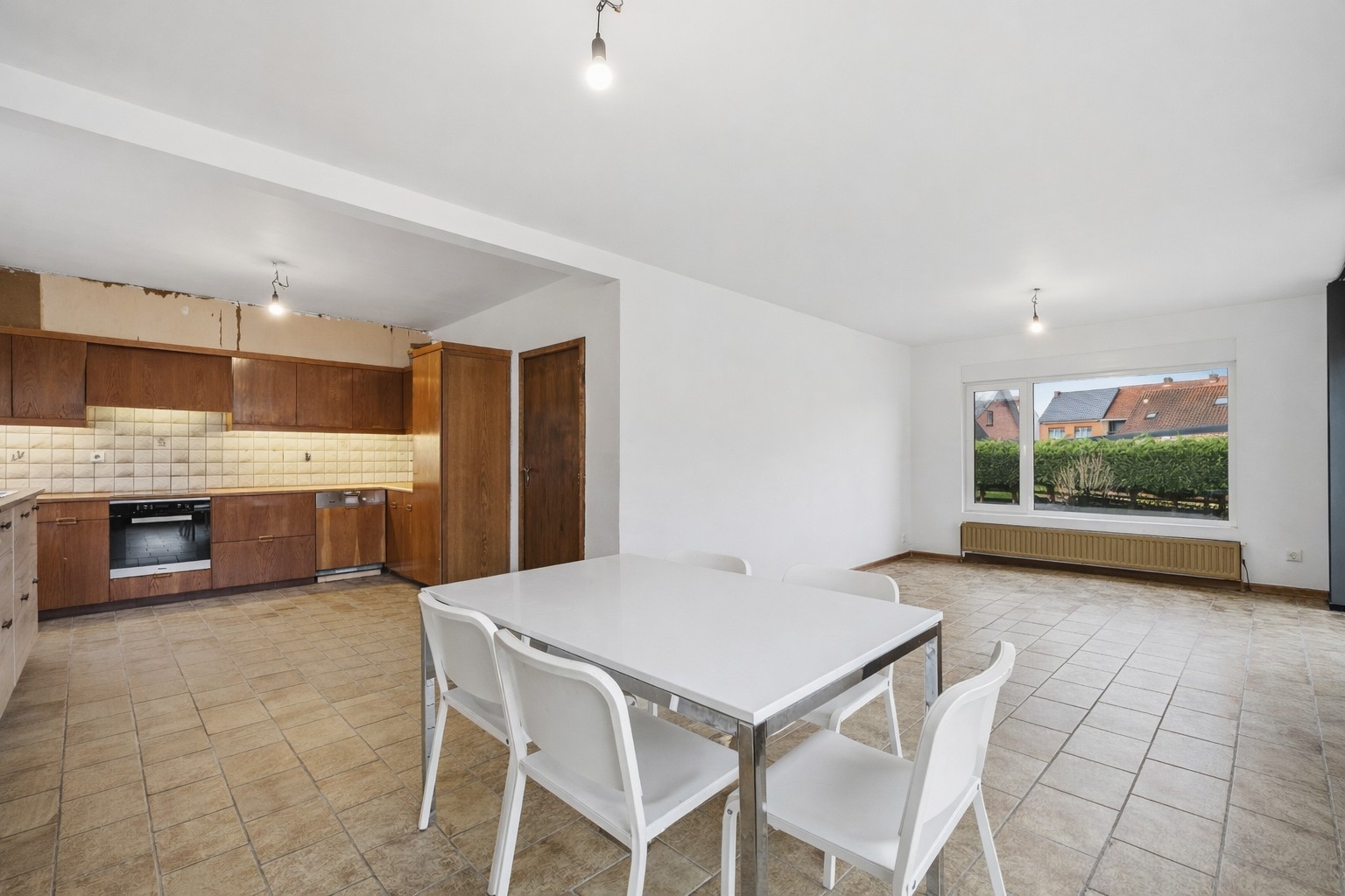 Ruime gezinswoning met ruime tuin en aparte garage - foto 5