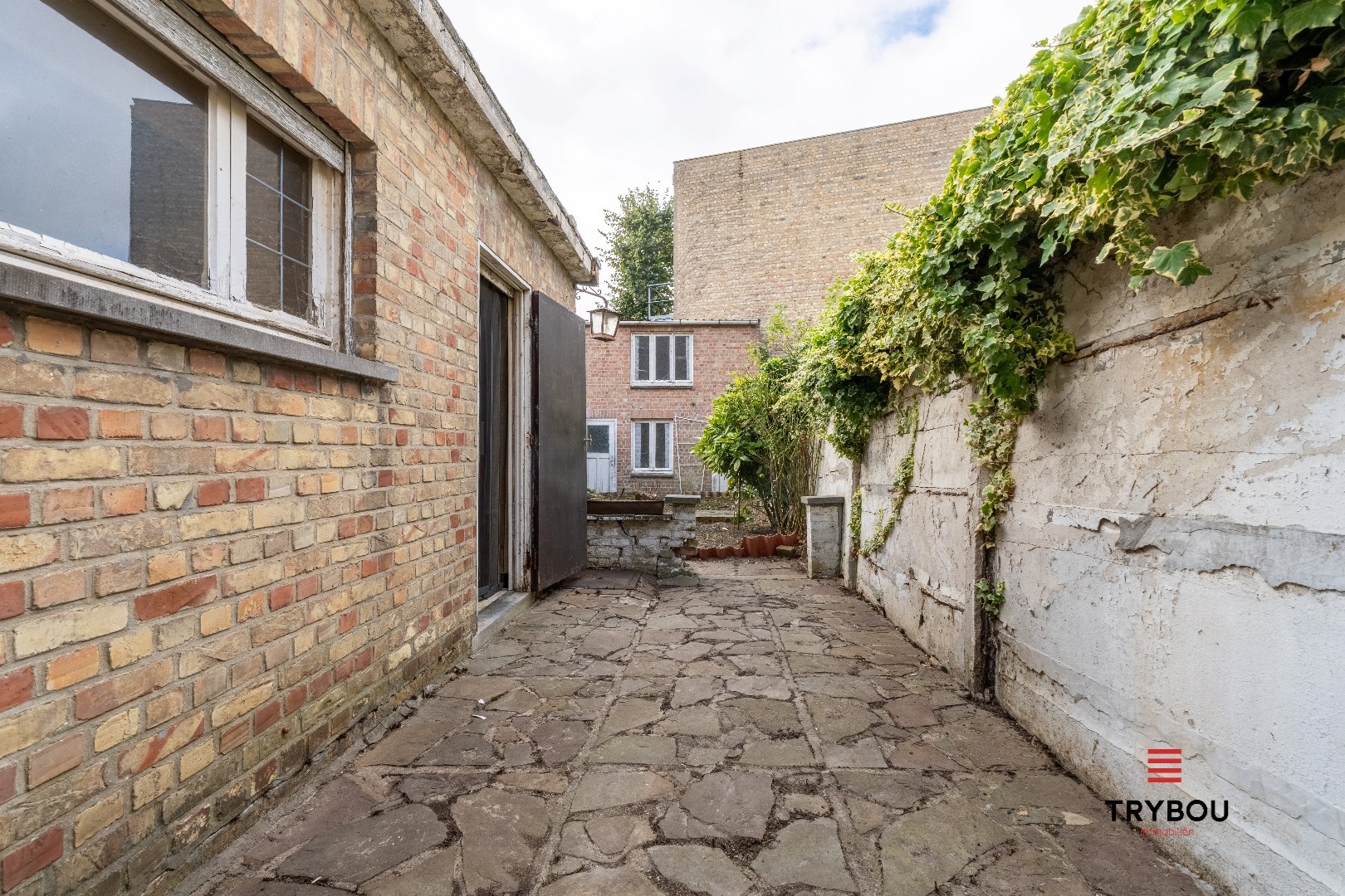 🏠 Te koop in het hart van Diksmuide – Woning met woon-winkelcombinatie en charmant stadstuintje - foto 4