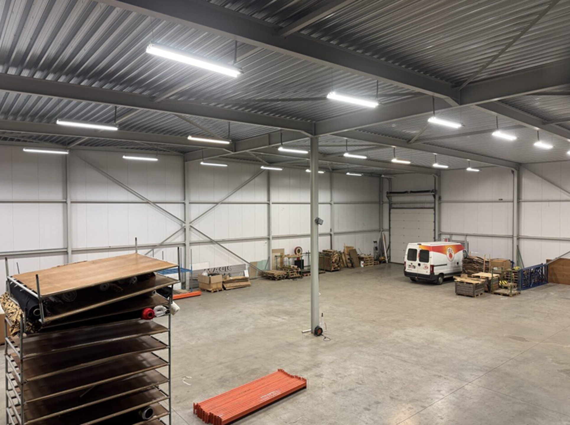 Polyvalent bedrijfsgebouw te koop te Lanaken. - foto 2