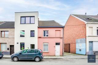 Deze eigendom is gelegen in een rustige straat nabij tal van winkels, openbaar vervoer en het centrum van de Stad. De woning is ingedeeld als...