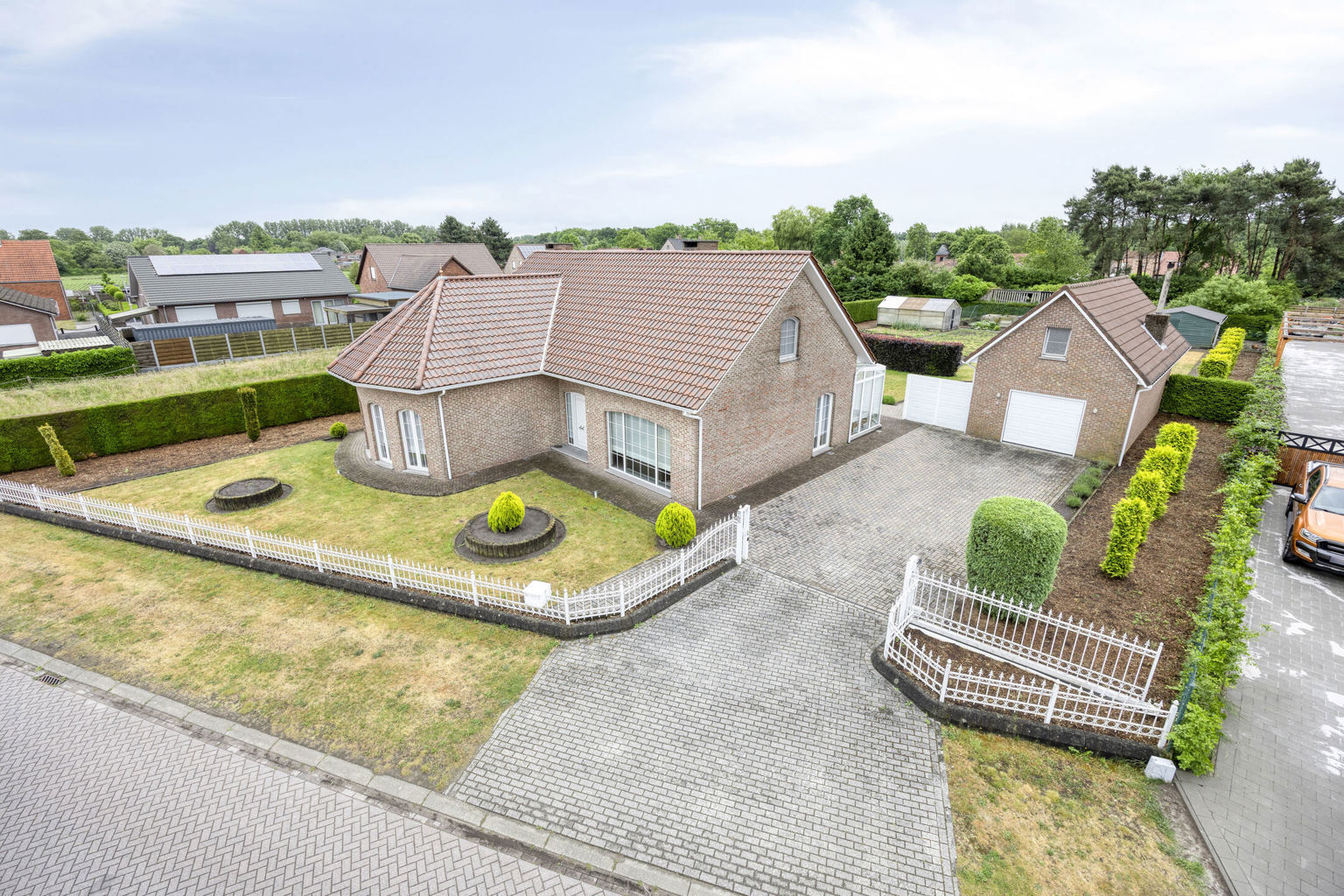 Instapklare laagbouwwoning op perceel van 1903m² - foto 1