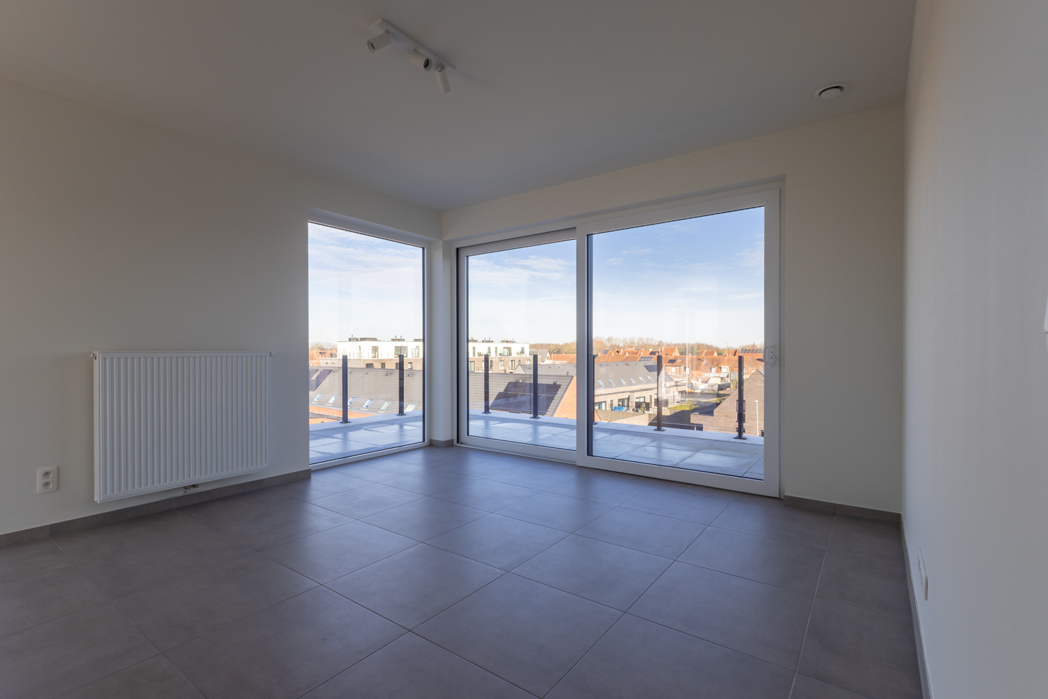 Penthouse (98 m2) te koop in Emelgem met een leefterras van 113 m2. - foto 2