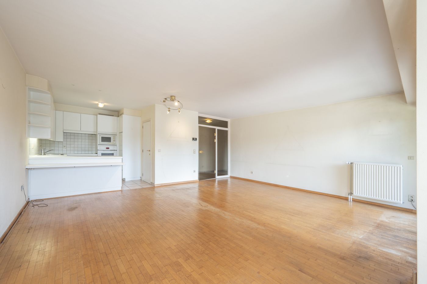 Uitstekend en rustig gelegen 2 slpk appartement met garage EN staanplaats te Sint-Andries - foto 4