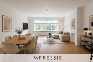 Lichtrijke duplex met tuin in Zurenborg-- Mogelijkheid tot aankoop parking --Deze geweldige duplex bevindt zich in het hart van Zurenborg: een...