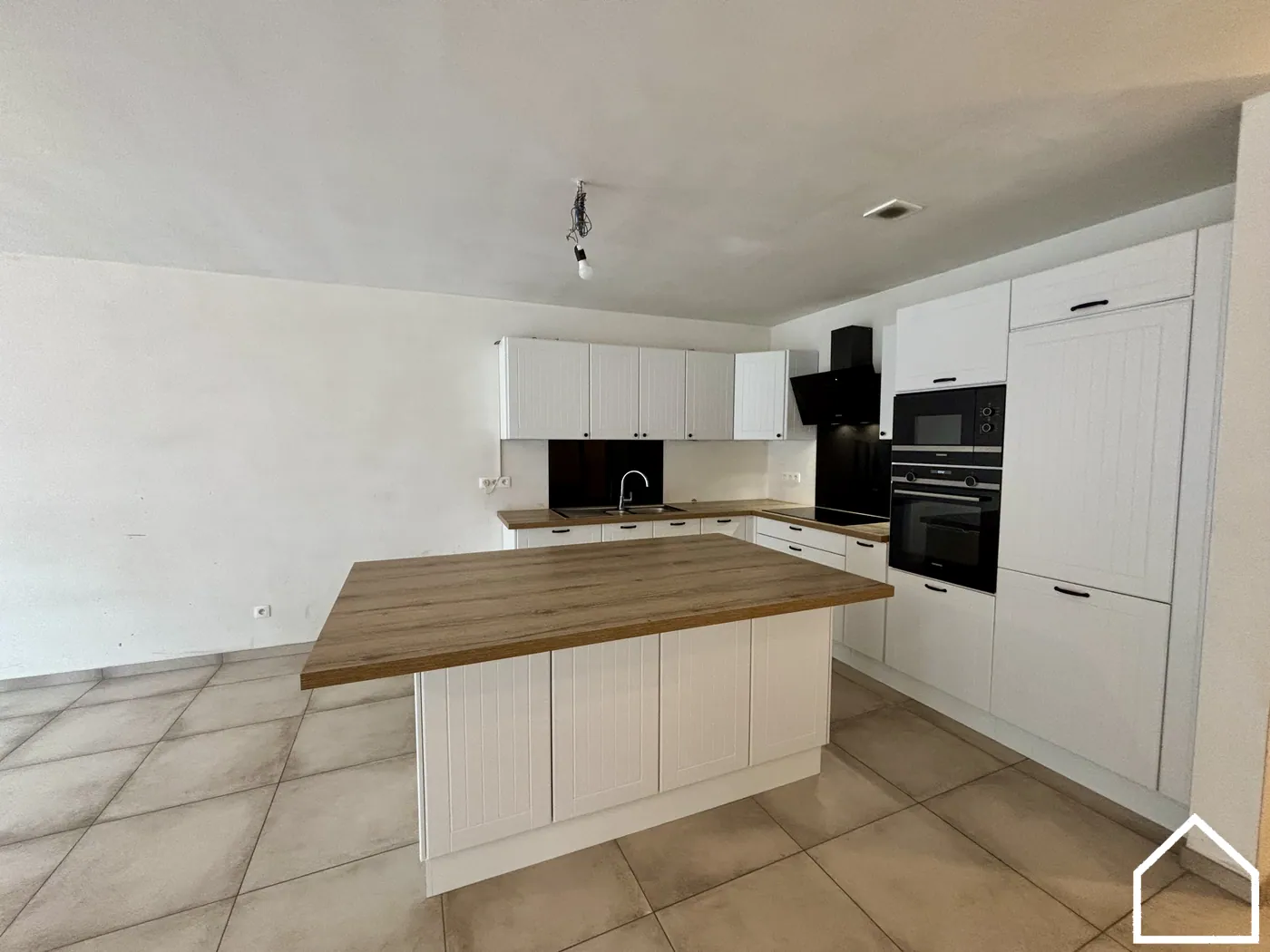 GROOT GLV APPARTEMENT MET RUIM TERRAS IN HET CENTRUM VAN MOORSLEDE - foto 5