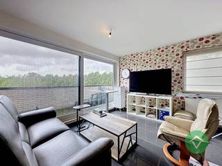 Residentieel gelegen op een absolute toplocatie in het hart van Koekelare bevindt zich dit lichtrijke appartement op de tweede verdieping. Dankzij...