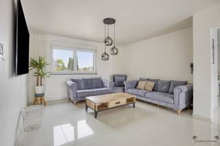 In het centrum van Leopoldsburg, op een gunstige locatie vlak bij winkels, scholen en belangrijke verbindingswegen, stellen wij u met trots...