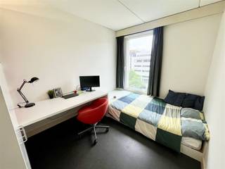 Are you looking for a comfortable student room in Antwerp? This modern room located on the 5th floor with a nice view of the city, is just 10...