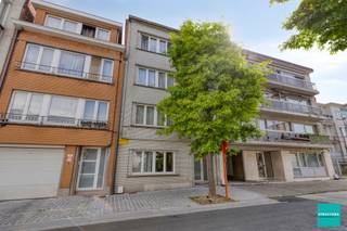 Op een goede locatie te Strombeek-Bever (Grimbergen), aan het Otto de Mentockplein, bevindt zich dit appartementsgebouw.Het gebouw omvat vier...