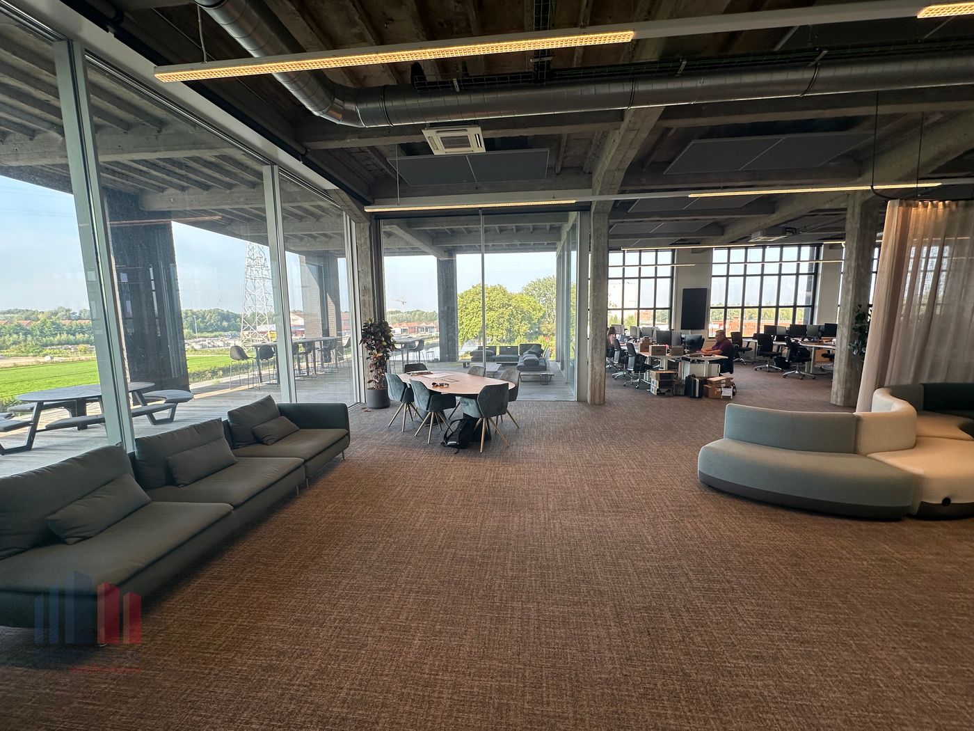 584 m² kantoor te huur in Cotton Park Business Center te Kortrijk - foto 2