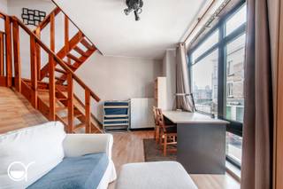 Deze gezellige studio is gelegen op de eerste verdieping van residentie .... Vlakbij de toegangswegen (E17, E40, R4), UZ Gent, Station...