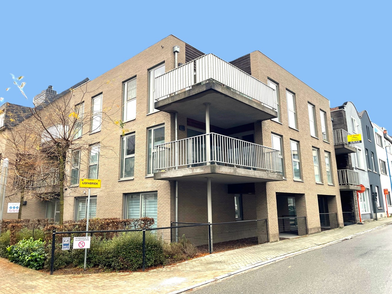 2 bedroom apartment close to many amenities - photo 1