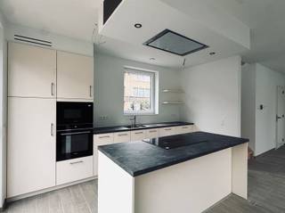 Deze open nieuwbouwwoning is gelegen in het gehucht Temse-Velle. U beschikt over een gezellige tuin, hoogwaardige afwerking en drie...