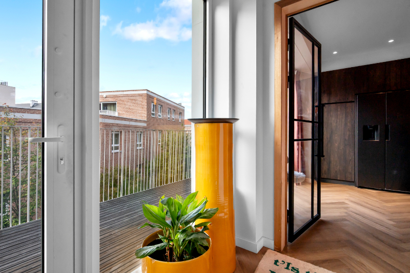 UNIEKE KNAPPE HEEL BIJZONDERE RECENTE LOFT MET HOGE PLAFONDS EN UITZONDERLIJKE INDELING - photo 2