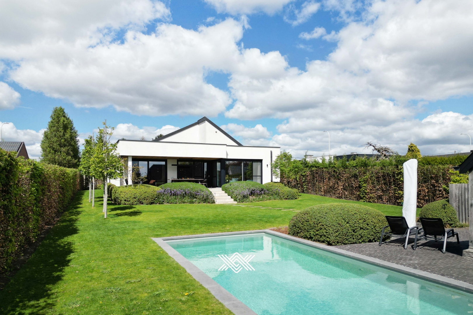 Stijlvol gerenoveerde villa met zwembad en poolhouse - foto 2