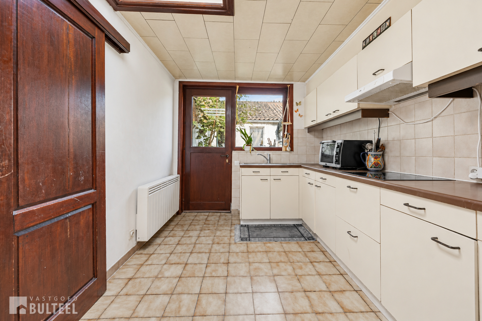 Te renoveren woning met 3 slaapkamers en koer! - foto 5