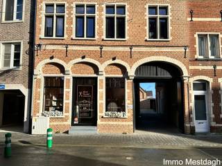 Autostaanplaats centrum Diest.Gelegen achter het kapsalon "The Hairgoddess" - ex site "Het Volkshuis".Waarborg 200€Geen gemeenschappelijke kosten,...