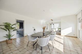 GRONDPLAN + 3D + FLOORPLANNER + VOLLEDIGE BESCHRIJVING OP DE WEBSITE www.bauwensvastgoed.be Ruim en Instapklaar Duplex Appartement met Dakterras...