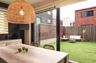 In de gegeerde Regattawijk op Linkeroever bevindt zich deze volledig gemeubelde BEN-woning van ca. 160 m². De woning werd gebouwd in 2017...