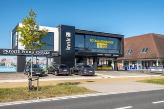 Commercieel gebouw gelegen op de Natienlaan te Knokke, een toplocatie met veel visibiliteit en passage. Het handelspand en/of kantoorruimte...