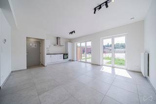 Trazegnies, close to the center, green spaces and all amenities while being close to the main roads. Pleasant 2 bedroom apartment with terrace...