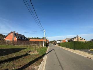 Rustig gelegen perceel bouwgrond voor halfopen bebouwing met een oppervlakte van 5 a 03 ca.De bouwgrond heeft een straatbreedte van 10,05 meter...