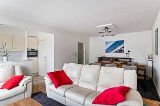 Dit verzorgd gelijkvloers appartement is gelegen op een aangename locatie in Duffel en combineert comfortabele leefruimtes met het gebruik van...