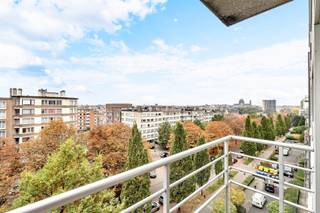 In a quiet location, in the Parc du Scheutbos district, close to the tennis club, the Olympic swimming pool and the Edmond Machtens stadium, on...