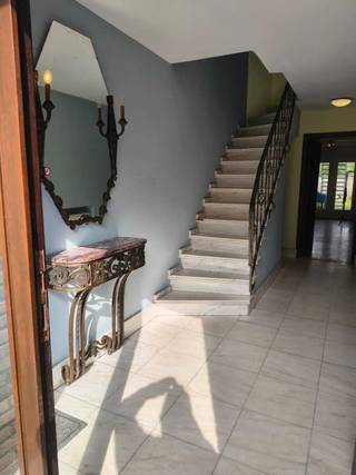 Gunstig gelegen bel-etage met 3 slpks + tuin + garageDe instapklare, op te frissen woning bevindt zich in een groene, rustige woonwijk te Boechout...